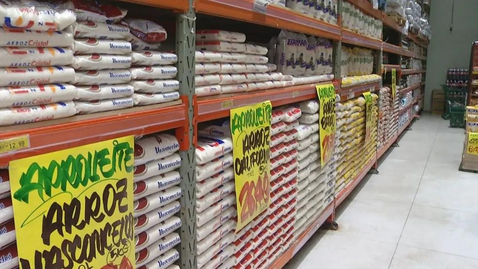 Porquê o arroz ficou tão caro? Veja histórico do preço do arroz desde 2014 e saiba por que o preço aumentou tanto