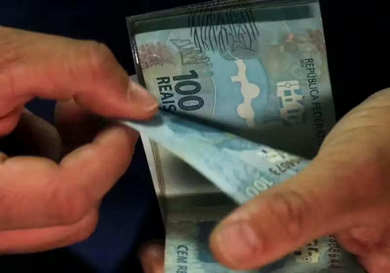 Como sair de devedor para investidor em 4 passos; dicas de especialista