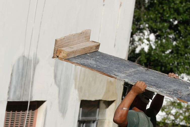 Caixa abre nesta segunda contratações do programa Reforma Casa Brasil