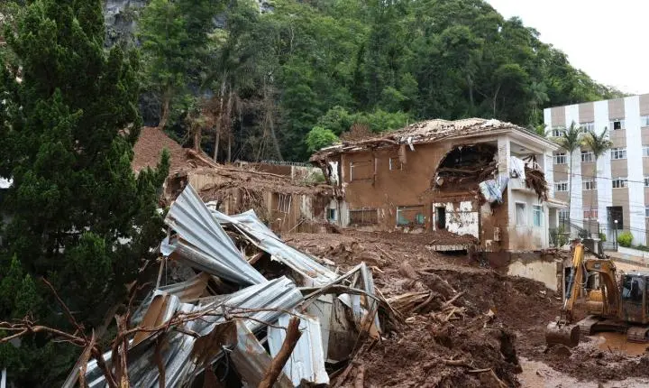 Lula deve sobrevoar áreas afetadas pelas chuvas em MG neste sábado 